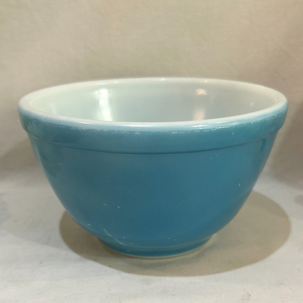 VTG Pyrex Turquoise 1.5 Pint 750 ml Mixing Bowl #401
